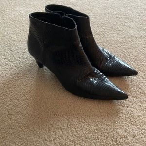 ZARA Black Snake Skin kitten heel ankle boots size 41